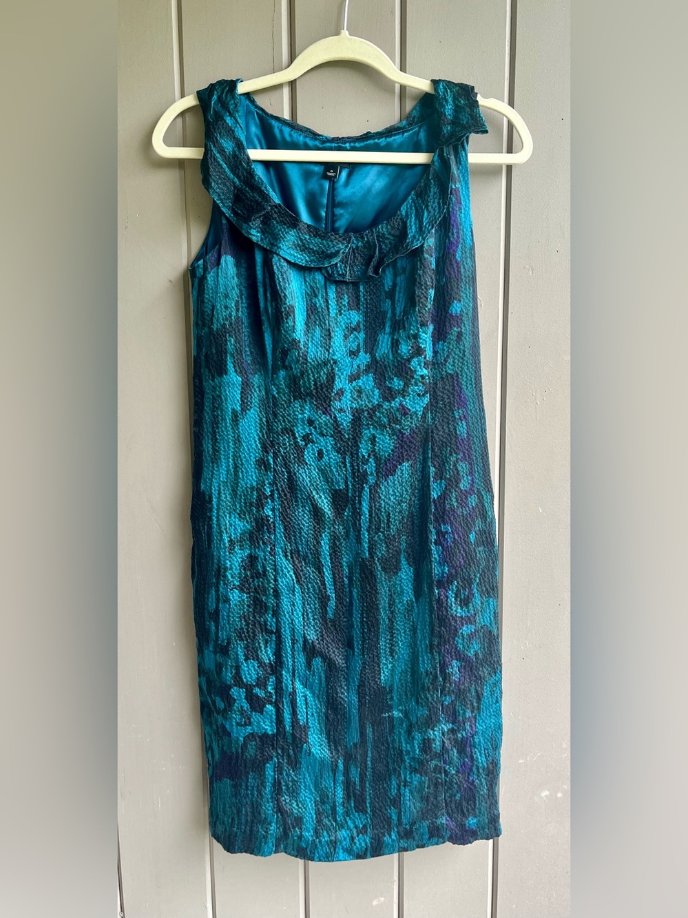 Ann Taylor Teal and Black Chiffon Shift Dress with Ruffled Neckline Women's 8
6